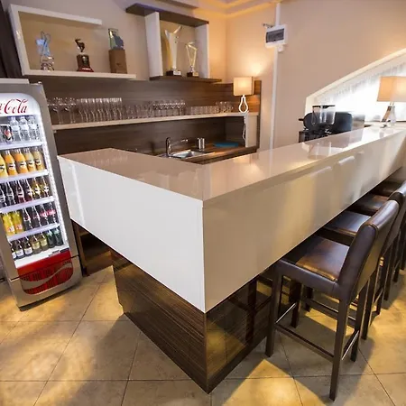 Hotel Pole Position 2*