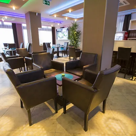 Hotel Pole Position 2*