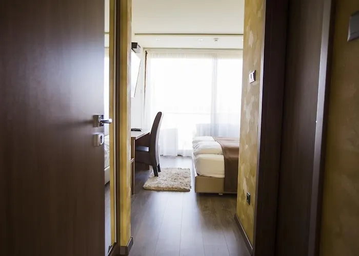 ホテル Pole Position 2*